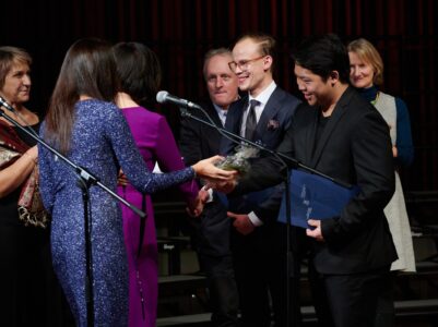 Na zdjęciu gratulacje przyjmuje Michał Plichta, student Akademii Muzycznej z Poznania